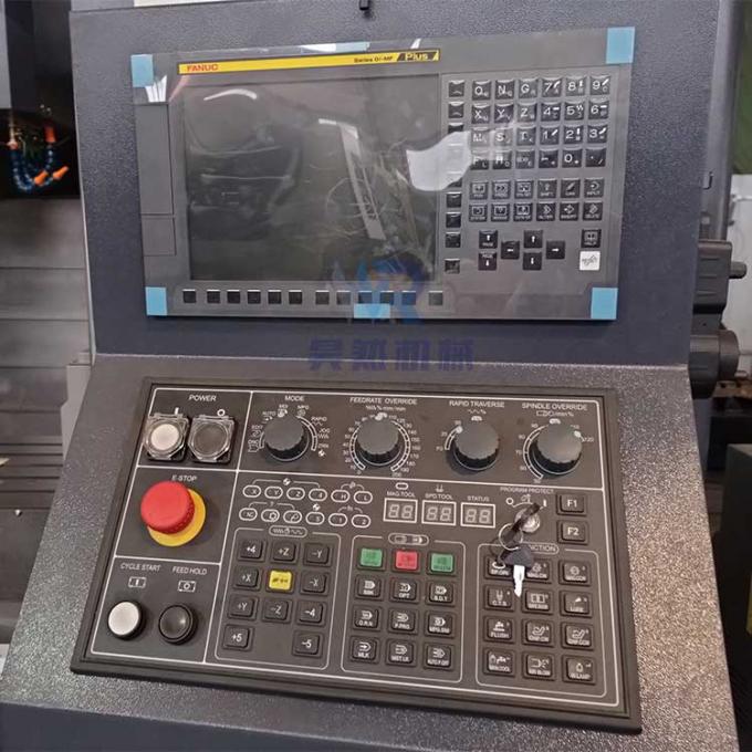 Kleine VMC640 Vierachs-CNC-Vertikalbearbeitungszentrum-Maschine 4