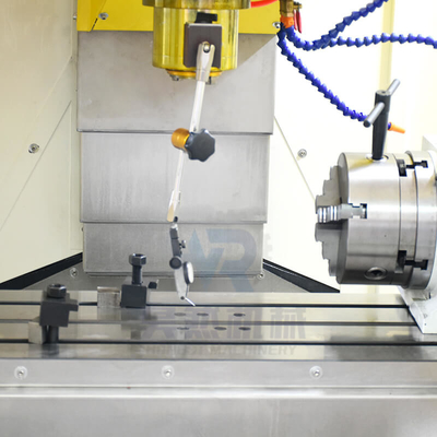 Vertikaler CNC, der Mittelachsen-Mini-VMC Maschine der maschinen-4 VMC840 mahlt