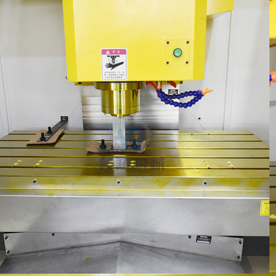 Der Achsen-neue vertikale maschinellen Bearbeitung Fanuc-Prüfer-Vmc Drilling Machines 4 Mitte VMC1370