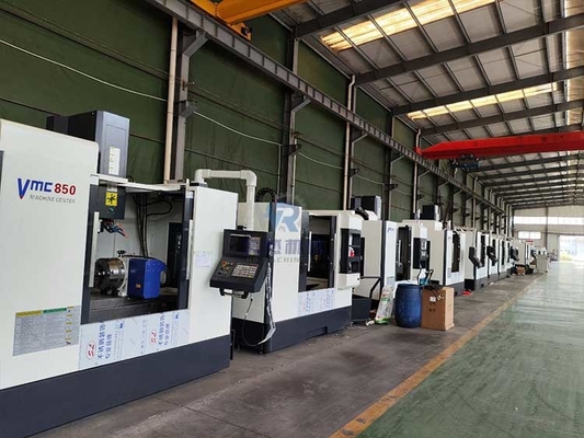 5 Achsen Präzise VMC850 Vertikales CNC-Bearbeitungszentrum 8000 Rpm Spindel 16/24 Werkzeugwechsler